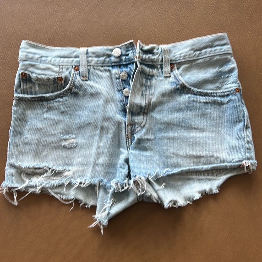 Levis cut off button fly shorts!